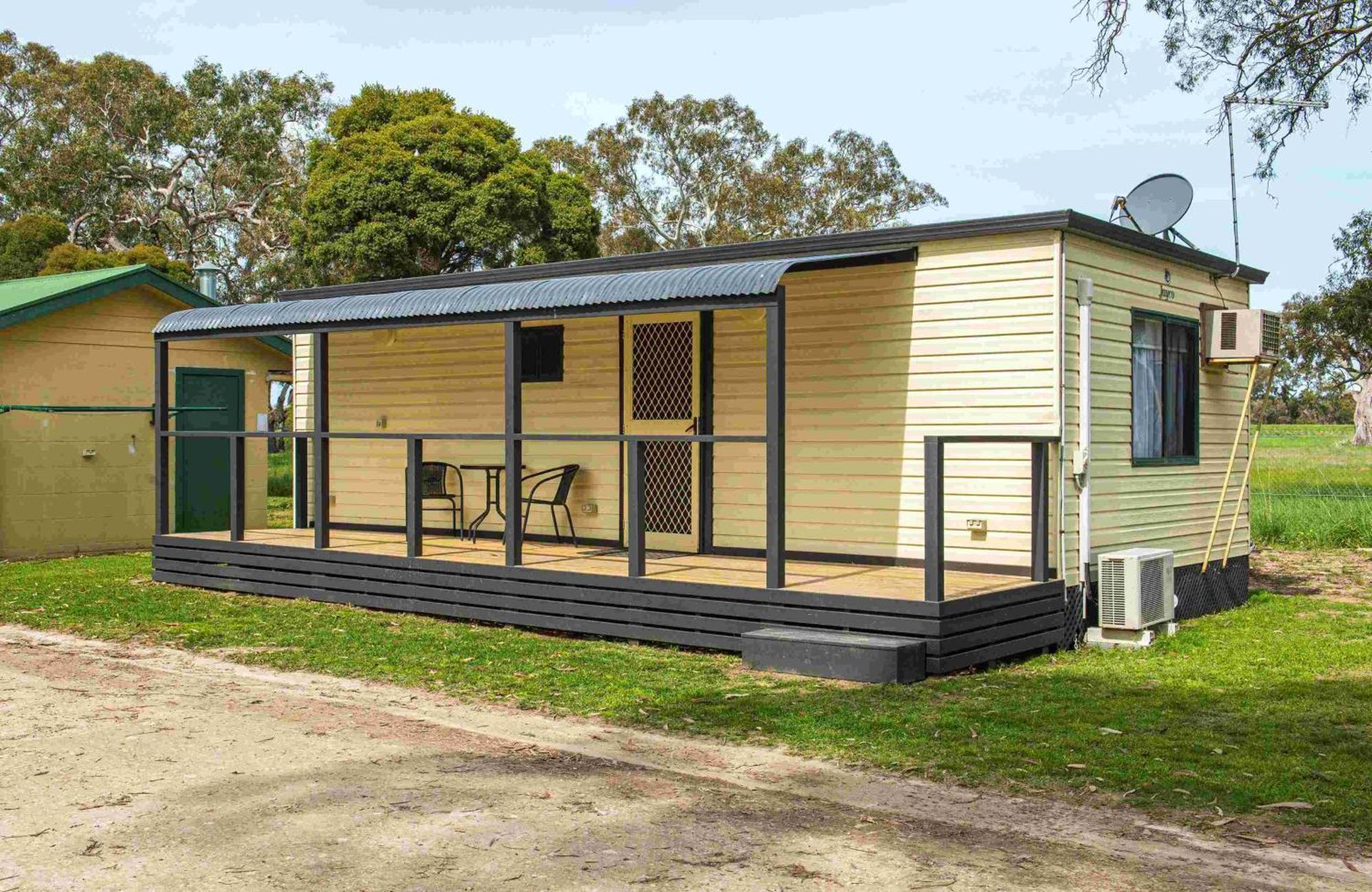 Penola Coonawarra Caravan Park Екстериор снимка